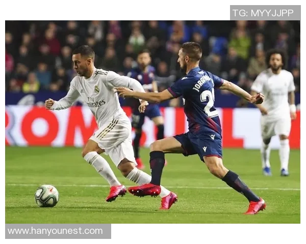 球星排列组合与足球战术深度解析:影响比赛胜负的关键因素 球星排列组合与足球战术深度解析:影响比赛胜负的关键因素