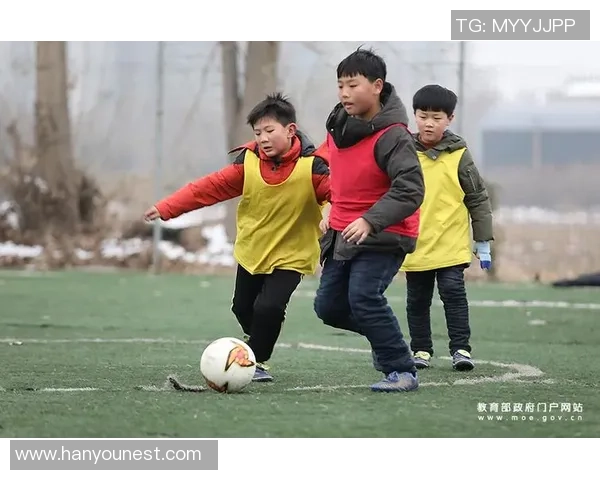 儿童球星足球衣潮流时尚探索让小球员尽享运动乐趣与明星风采