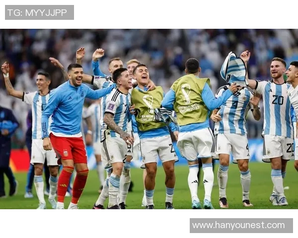 足球明星纷纷赴卡塔尔开启新征程,聚焦世界杯后职业生涯新篇章